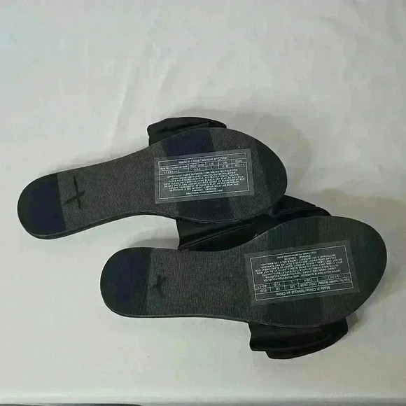 NWOT Victoria's Secret Black Satin Bow Pearl Heart Slippers sz L 9/10 NEW - Picture 5 of 10